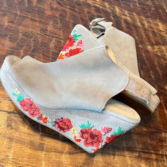 Kenneth Cole Beige Suede Wedge Sandals With Red Floral Embroidery Size 10 - Picture 14 of 14
